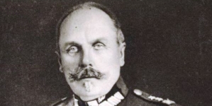 "Gen. Władysław Jędrzejewski, od 20.III.1919 dowódca Załogi lwowskiej, od maja 1919 do końca wojny polsko-ukraińskiej dowódca dywizji i grupy operacyjnej."