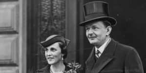 Ambasador Edward Raczyński z żoną udaje się na przyjęcie do pałacu Buckingham w marcu 1937 roku.