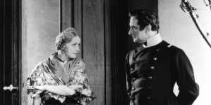 Loda Niemirzanka, jako pokojówka Księżnej, i Józef Węgrzyn jako major Walerian Łukasiński, w filmie "Księżna Łowicka" z roku 1932.