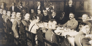 Józef Piłsudski i oficerowie Wojska Polskiego podczas wizyty w Poznaniu 26.10.1919 r.