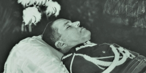 Ciało generała Oswalda Franka w trumnie na katafalku, grudzień 1934 r.