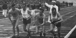 Start do biegu na 10 kilometrów podczas meczu lekkoatletycznego Polska - Francja w Warszawie w czerwcu 1938 r.