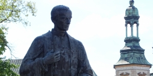 Pomnik ks. Jerzego Popiełuszki na Placu Najświętszej Maryi Panny w Kielcach.