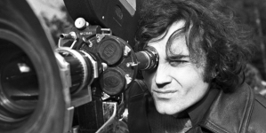 Janusz Kondratiuk w trakcie realizacji filmu "Pies" w 1973 r.