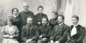 Członkowie Lubelskiego Towarzystwa Szerzenia Oświaty "Światło" z Nałęczowa w 1906 roku. .