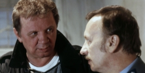 Roman Kłosowski i Wojciech Pokora w filmie Sylwestra Szyszki "Koniec sezonu na lody" z 1987 r.