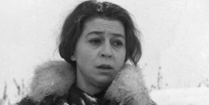 Halina Mikołajska w filmie Andrzeja Brzozowskiego "Przy torze kolejowym" z 1963 roku.