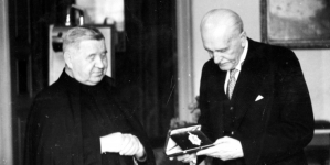 Wręczenie prezydentowi RP Ignacemu Mościckiemu relikwii świętego Andrzeja Boboli 1.06.1938 r.