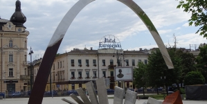 Pomnik Ryszarda Kuklińskiego na placu Jana Nowaka-Jeziorańskiego w Krakowie.