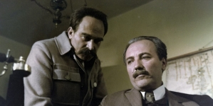 Janusz Zakrzeński (w roli Józefa Piłsudskiego) i Ignacy Gogolewski (w roli Stefana Żeromskiego) w filmie "Polonia Restituta" z 1980 r,