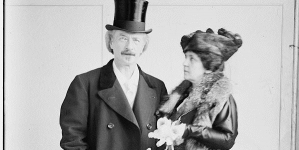Ignacy Jan Paderewski i jego żona w 1916 roku na Międzynarodowej Wystawie Kwiatów w Nowym Jorku.