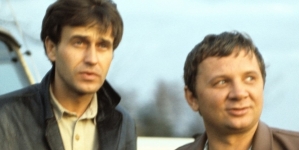 Jan Nowicki i Roman Kłosowski  w filmie Andrzeja Kondratiuka "Dziura w ziemi" z 1970 r.