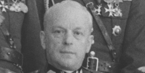 Bronisław Regulski, generał brygady WP, zastępca I wiceministra spraw wojskowch w otoczeniu oficerów w 1936 r.