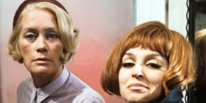 Alina Janowska i Kalina Jędrusik w filmie Jerzego Gruzy "Dzięcioł" z 1970 roku.