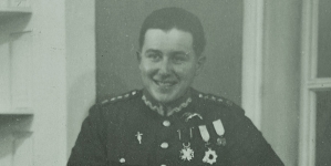 Kapitan Bolesław Orliński w mundurze 11 pułku lotniczego.