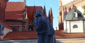Pomnik Adama Mickiewicza w Wilnie.
