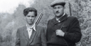 Roman Rafiński z synem Andrzejem (Ferdynandem) na polowaniu w 1956 roku.