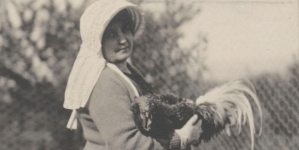 Helena Paderewska (1856-1934) na swojej farmie kur rasowych w Riond-Bosson k. Morges w Szwajcarii