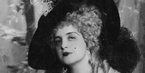 Maria Gorczyńska w komedii „Adwokat w opałach” w Teatrze Letnim w Warszawie w czerwcu 1932 roku.