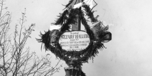 Krzyż na miejscu śmierci Cezarego Hallera w Kończycach Małych.