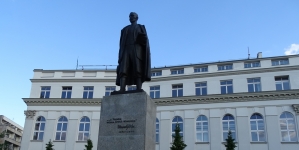 Pomnik Wincentego Witosa na Placu Trzech Krzyży w Warszawie.