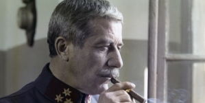 Zbigniew Zapasiewicz w filmie "C.K. Dezerterzy" z 1985 r.