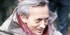 Stanisław Różewicz podczas kręcenia filmu "Opadły liście z drzew" w 1975 roku.