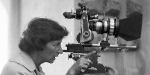 Reżyser Maria Kaniewska w trakcie realizacji filmu "Panienka z okienka" z 1964 r.