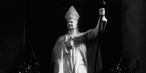 Pomnik arcybiskupa Józefa Bilczewskiego w kaplicy Jakuba Strepy w katedrze łacińskiej we Lwowie.
