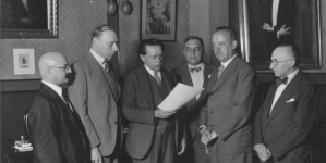 Przekazanie Rady Miejskiej prezydentowi m.st. Warszawy Zygmuntowi Słomińskiemu w lipcu 1933 roku.