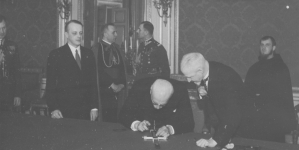 Uroczystości wbicia złotego gwoździa w kopię krzyża z czasów bitwy pod Wiedniem, Warszawa 06.05.1936 r.