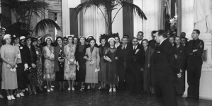 Członkowie Związku Narodowego Polskiego w Ameryce na wycieczce w Warszawie w lipcu 1937 roku.