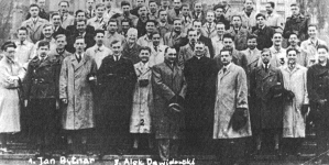Przedmaturalna pielgrzymka klasy Rudego, Alka i Zośki na Jasną Górę w maju 1939.