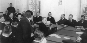 Posiedzenie sejmowej komisji regulaminowej w sprawie wydania pięciu przetrzymywanych za działalność antypaństwową posłów w styczniu 1927 roku.