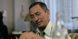 Jerzy Dobrowolski w filmie Stanisława Barei "Poszukiwany, poszukiwana" z 1972 roku.