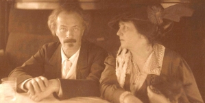 Helena i Ignacy Jan Paderewscy w pociągu