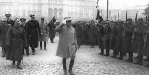 Złożenie wieńca przez szefa francuskiej misji wojskowej płk. Rene Jacques'a Prioux na Grobie Nieznanego Żołnierza w Warszawie 1.11.1931 r.
