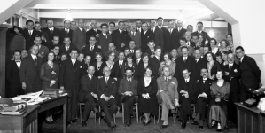 Zdjęcie pracowników "Ilustrowanego Kuriera Codziennego" wykonane z okazji 20-lecia IKC-a  w Krakowie w grudniu 1930 r.