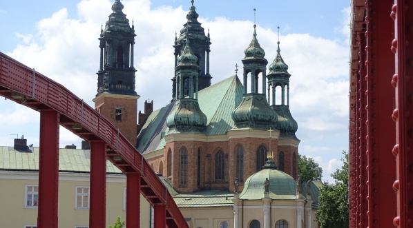  Katedra w Poznaniu - widok z mostu Jordana.  