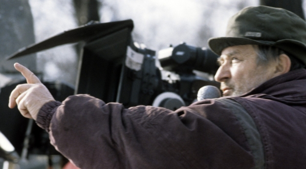  Kazimierz Kutz w trakcie realizacji filmu "Śmierć jak kromka chleba" w 1994 r.  
