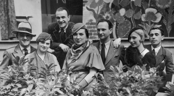  Artyści warszawscy występujący gościnnie w teatrzyku ogródkowym w poznańskim ZOO w lipcu 1937 roku.  