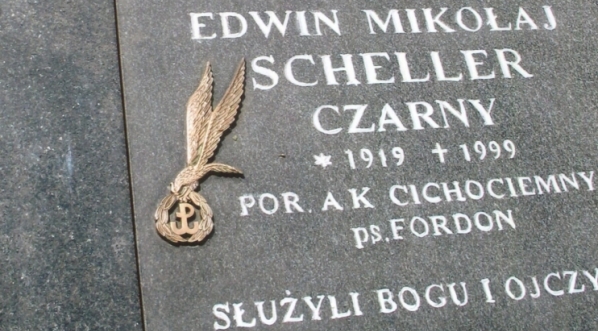  Grób por. Edwina Mikołaja Schellera, cichociemnego, na cmentarzu parafii Św. Antoniego z Padwy w Bydgoszczy.  