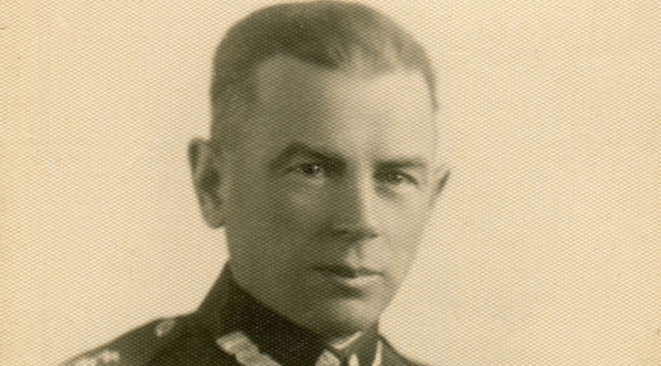  Antoni Sikorski jako podpułkownik WP, zdjęcie prawdopodobnie z roku 1935.  