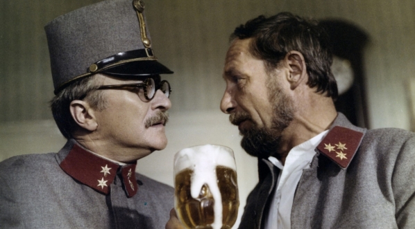  Scena z filmu Janusza Majewskiego "C.K. Dezerterzy" z 1985 r.  