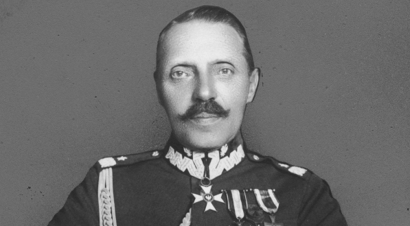  Jan Wróblewski, generał brygady, dowódca OK I Warszawa.  