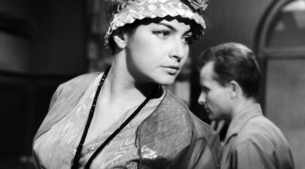  Teresa Iżewska i Henryk Bielski w filmie Jana Rybkowskiego "Spotkanie w "Bajce"" z 1962 roku.  