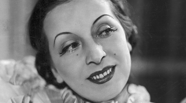  Janina Romanówna w  przedstawieniu „Rozkoszna dziewczyna” Ralpha Benatzky'ego w Teatrze Polskim w Warszawie w 1934 r.  