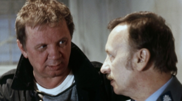  Roman Kłosowski i Wojciech Pokora w filmie Sylwestra Szyszki "Koniec sezonu na lody" z 1987 r.  