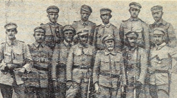  Ob. Sirko (Sieroszewski W.) w gronie podoficerów Kadrówki w Kielcach (VIII 1914 r.)  