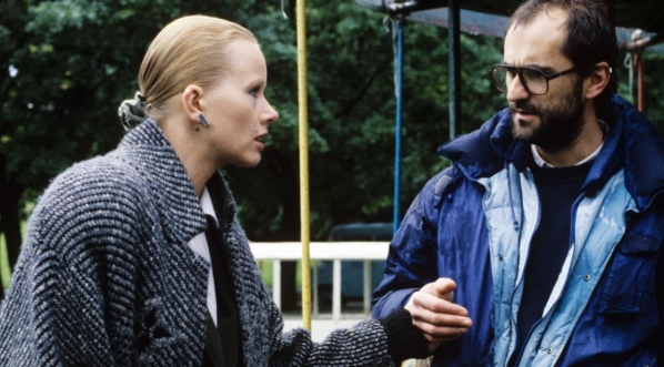 Aktorka Hanna Dunowska i reżyser Piotr Szulkin na planie filmu "Femina" w 1990 r.  